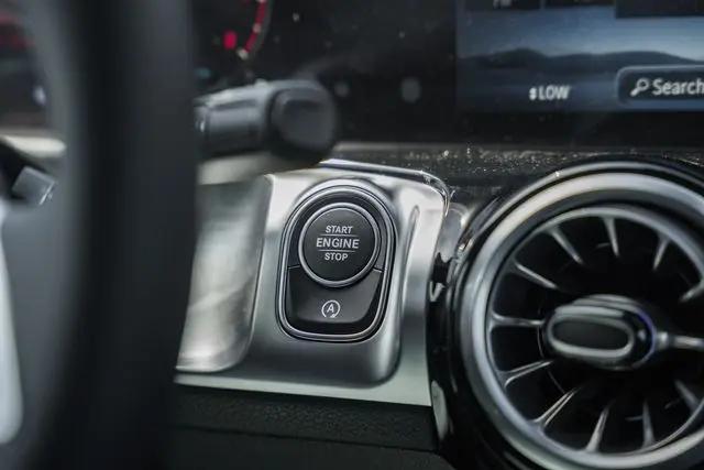 2026 Mercedes-Benz GLB 4MATIC