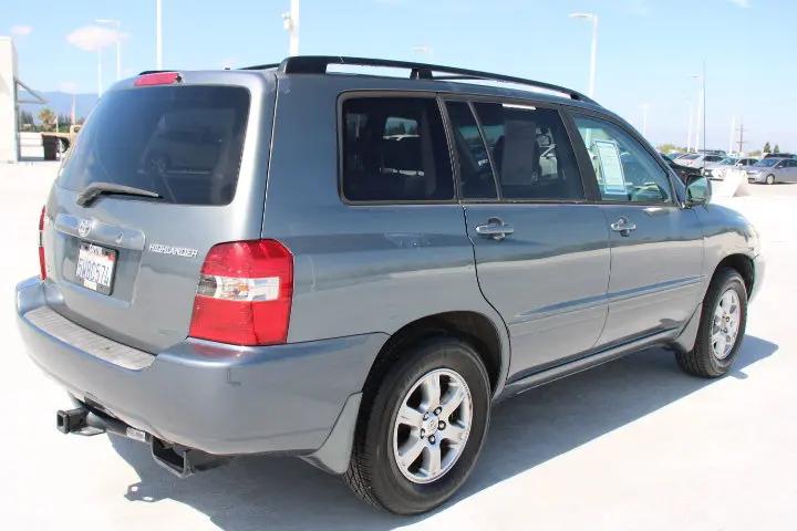 2005 Toyota Highlander Base V6