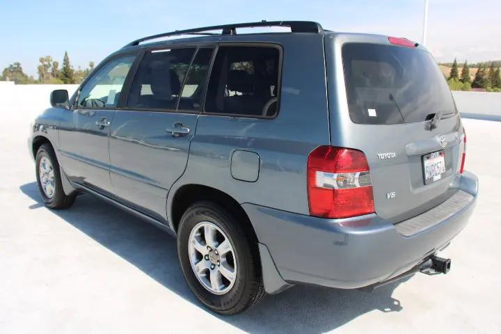 2005 Toyota Highlander Base V6