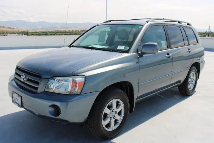 2005 Toyota Highlander Base V6