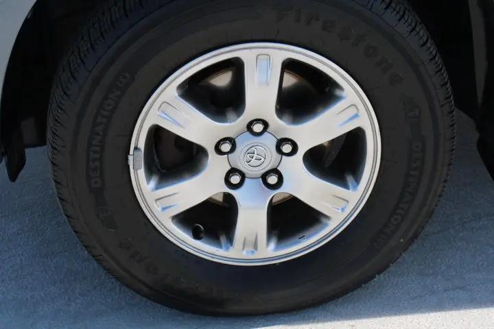 2005 Toyota Highlander Base V6