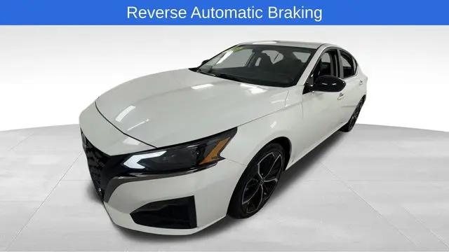 2024 Nissan Altima SR FWD