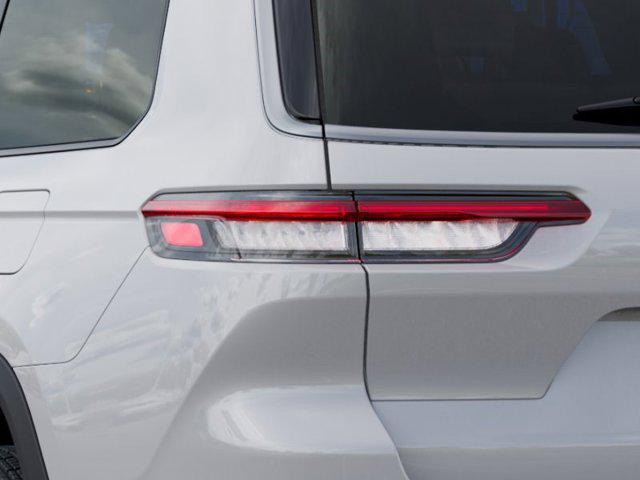 2026 Jeep Grand Cherokee L Altitude 4x2