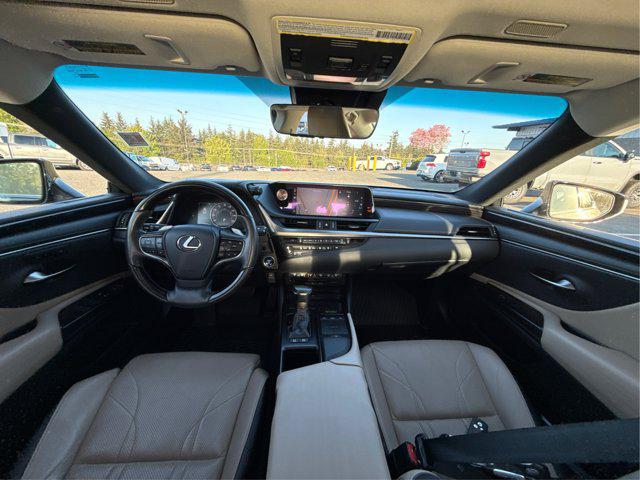 2020 Lexus ES 300h Signature
