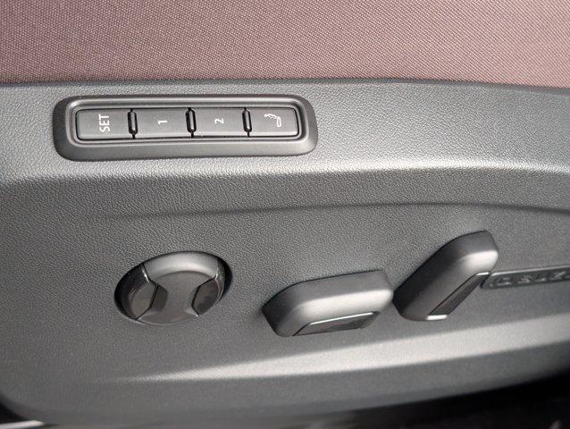 2025 Volkswagen ID. Buzz Pro S Plus with 4MOTION