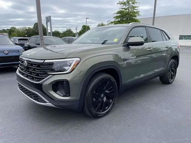 2026 Volkswagen Atlas Cross Sport SE with Technology