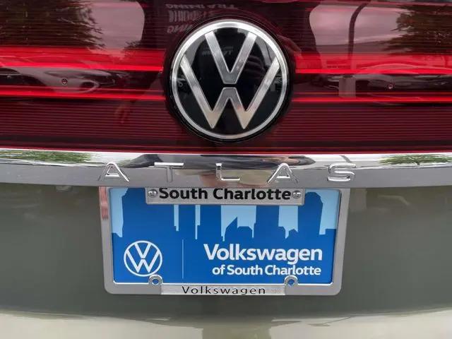 2026 Volkswagen Atlas Cross Sport SE with Technology