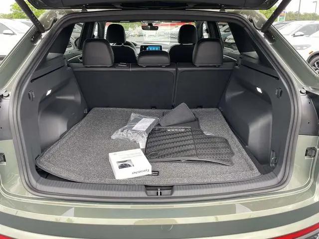 2026 Volkswagen Atlas Cross Sport SE with Technology