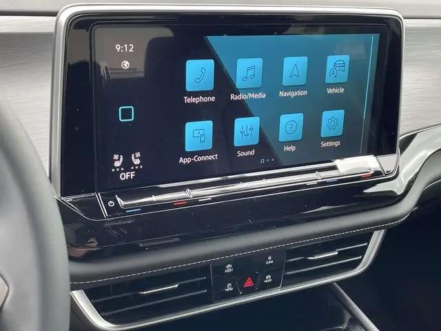 2026 Volkswagen Atlas Cross Sport SE with Technology