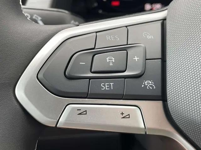 2026 Volkswagen Atlas Cross Sport SE with Technology