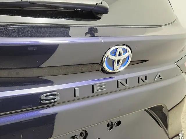 2024 Toyota Sienna XLE