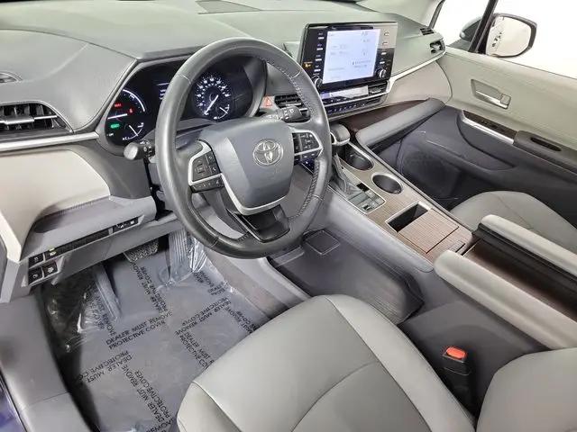 2024 Toyota Sienna XLE