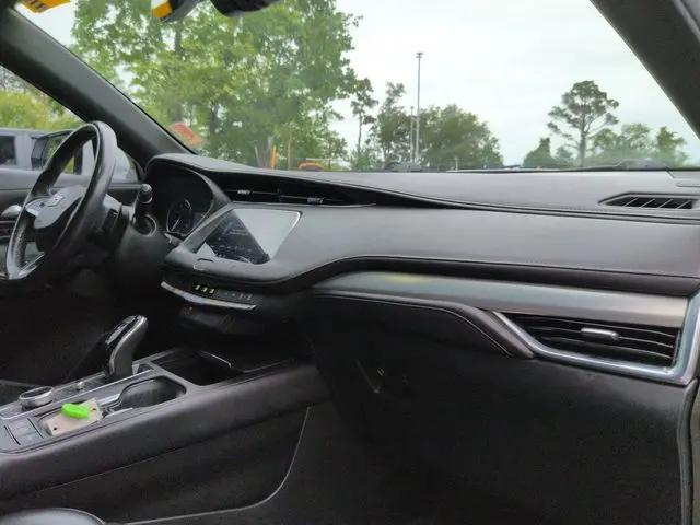 2021 Cadillac XT4 FWD Premium Luxury