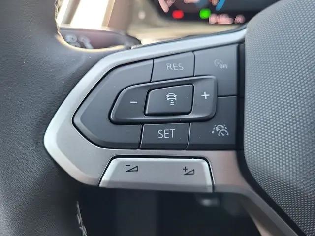 2026 Volkswagen Atlas Cross Sport SE with Technology