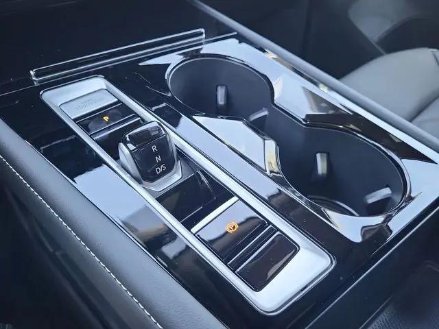 2026 Volkswagen Atlas Cross Sport SE with Technology
