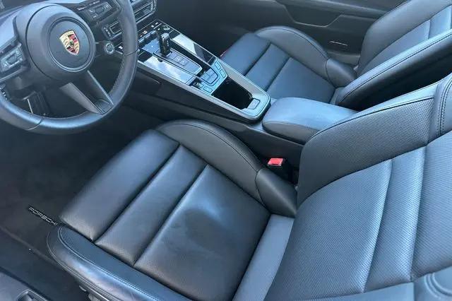 2023 Porsche 911 Carrera 4S Cabriolet