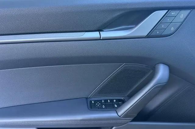 2023 Porsche 911 Carrera 4S Cabriolet