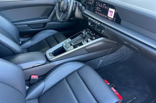 2023 Porsche 911 Carrera 4S Cabriolet