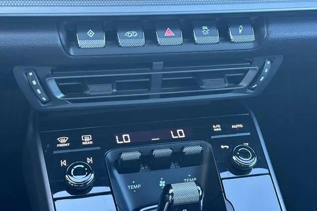 2023 Porsche 911 Carrera 4S Cabriolet