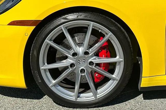 2023 Porsche 911 Carrera 4S Cabriolet