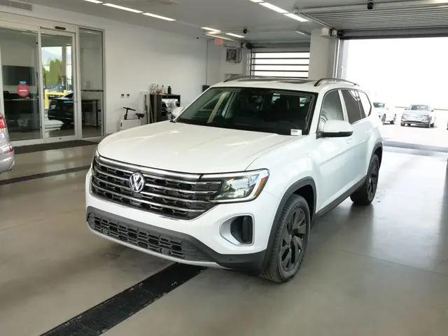 2026 Volkswagen Atlas SE with Technology