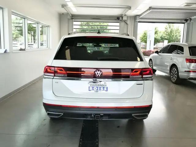 2026 Volkswagen Atlas SE with Technology