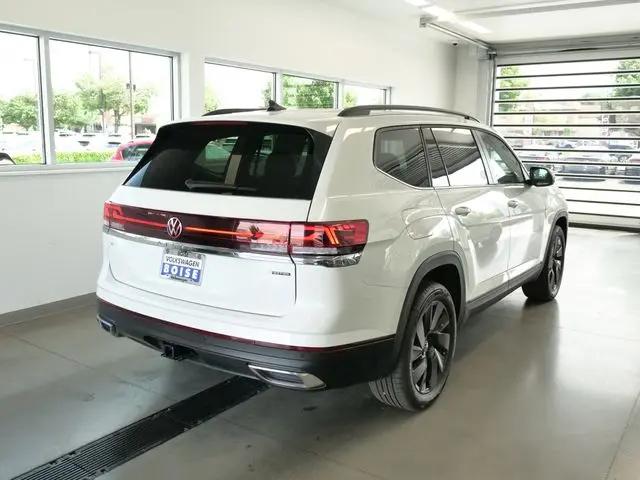 2026 Volkswagen Atlas SE with Technology