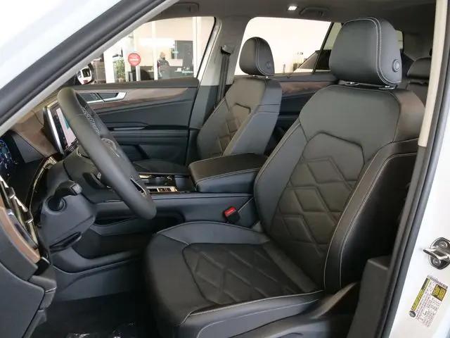 2026 Volkswagen Atlas SE with Technology