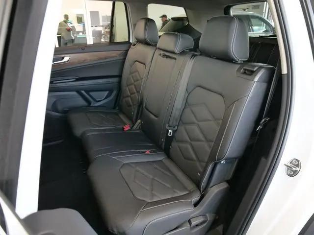 2026 Volkswagen Atlas SE with Technology