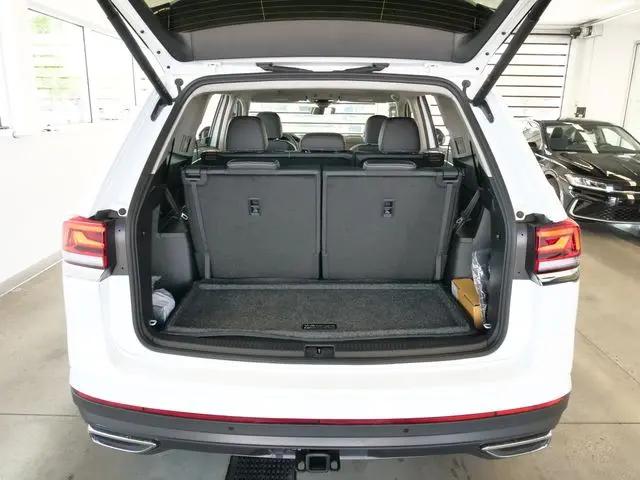 2026 Volkswagen Atlas SE with Technology
