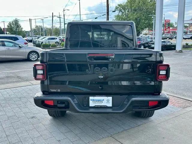 2023 Jeep Gladiator Sport