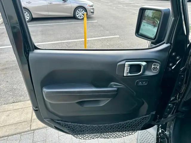 2023 Jeep Gladiator Sport