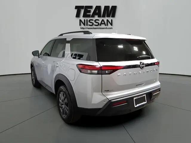 2025 Nissan Pathfinder SV 4WD