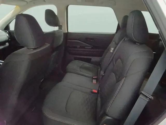 2025 Nissan Pathfinder SV 4WD
