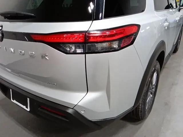 2025 Nissan Pathfinder SV 4WD