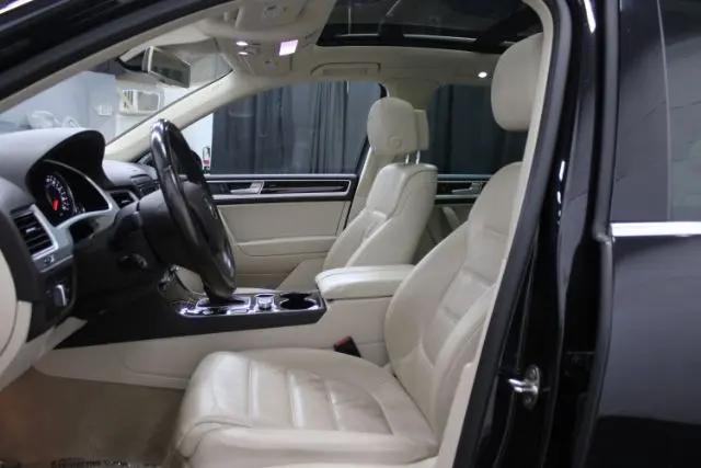 2016 Volkswagen Touareg VR6 Lux
