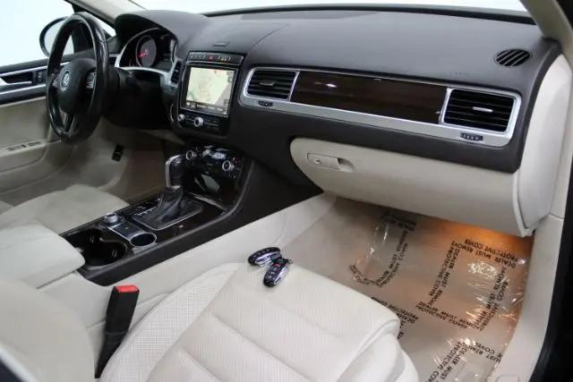 2016 Volkswagen Touareg VR6 Lux