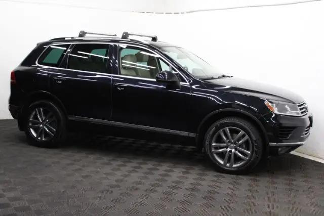 2016 Volkswagen Touareg VR6 Lux