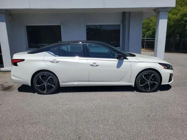 2026 Nissan Altima SR FWD