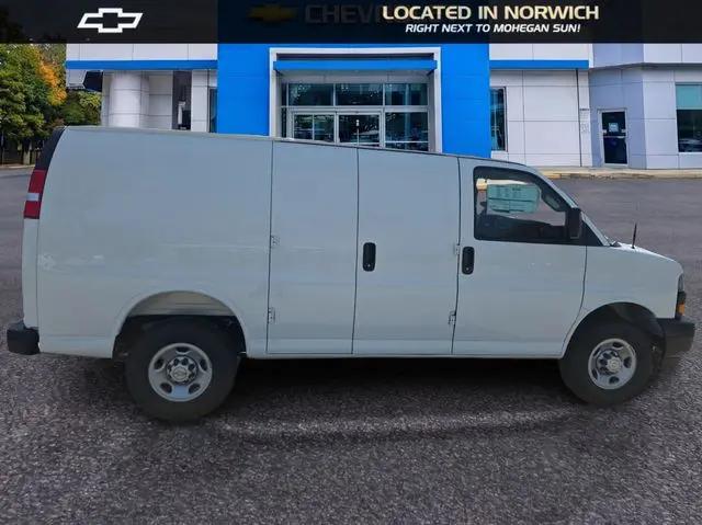 2026 Chevrolet Express Cargo Van 2500 Regular Wheelbase, WT, RWD
