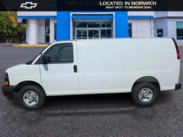 2026 Chevrolet Express Cargo Van 2500 Regular Wheelbase, WT, RWD