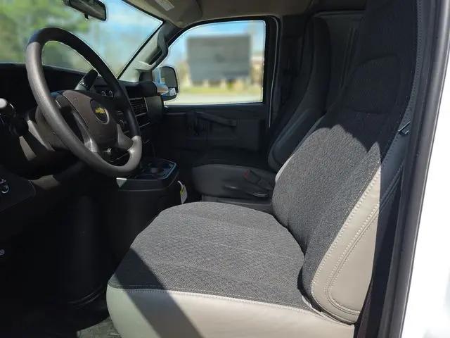 2026 Chevrolet Express Cargo Van 2500 Regular Wheelbase, WT, RWD