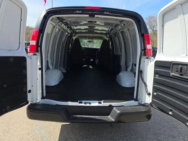 2026 Chevrolet Express Cargo Van 2500 Regular Wheelbase, WT, RWD