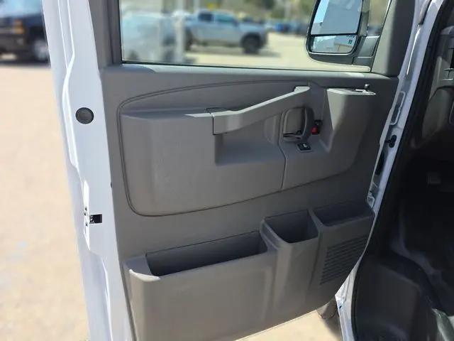 2026 Chevrolet Express Cargo Van 2500 Regular Wheelbase, WT, RWD