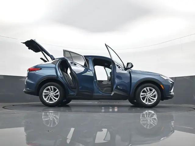 2026 Buick NV Preferred FWD