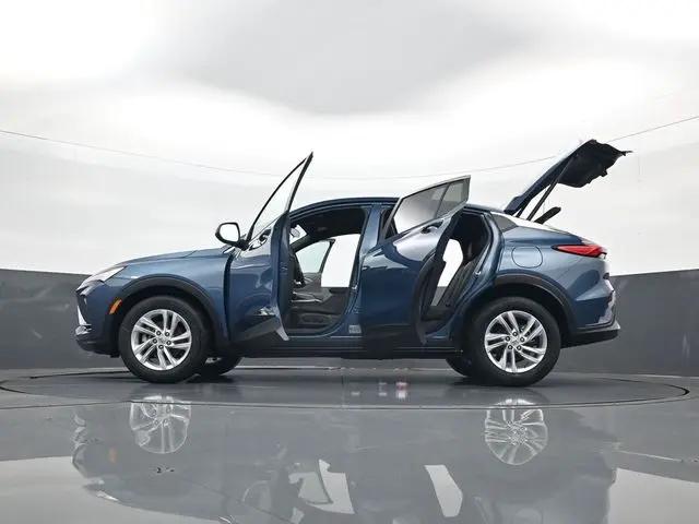 2026 Buick NV Preferred FWD