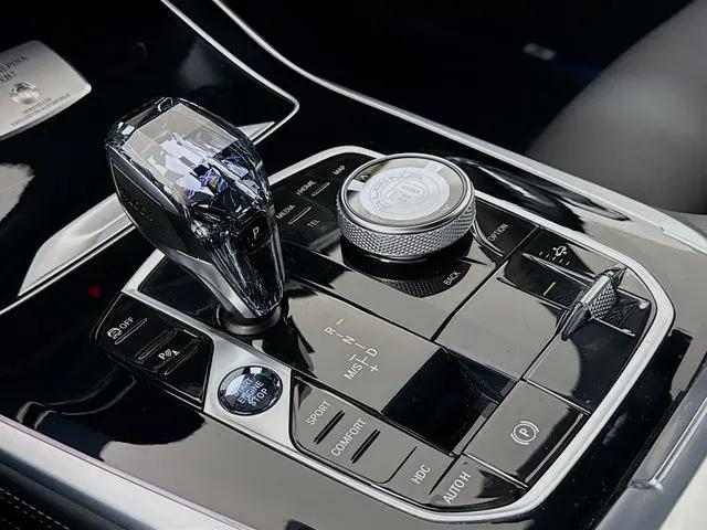 2023 BMW xB ALPINA XB7