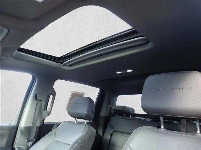 2022 GMC Sierra 3500HD 4WD Crew Cab Standard Bed Denali