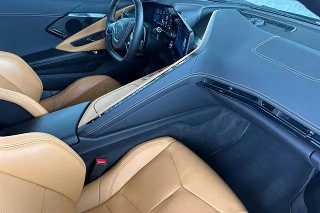 2025 Chevrolet Corvette Stingray RWD Coupe 2LT