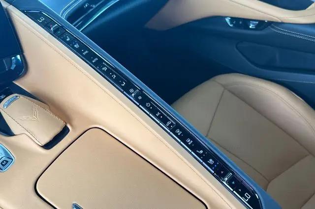 2025 Chevrolet Corvette Stingray RWD Coupe 2LT
